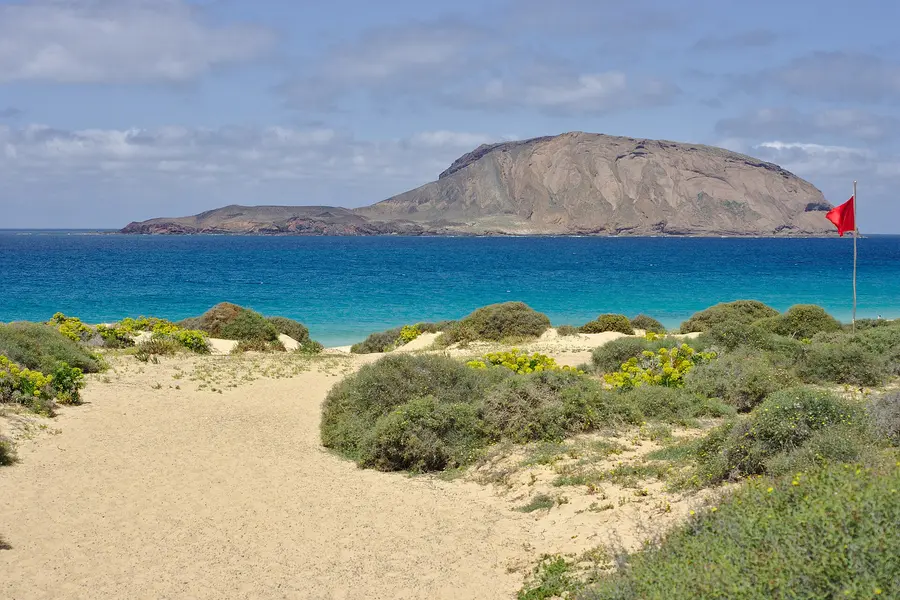 Montaña Clara as seen from La Graciosa